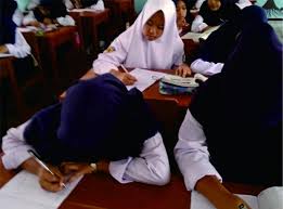 Bagaimana Menulis Esai