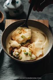 What makes this chinese steamed sponge cake different from a typical sponge cake is that it is steamed, making it extremely moist. Chinese Steamed Eggs é¸¡è›‹ç¾¹ Omnivore S Cookbook