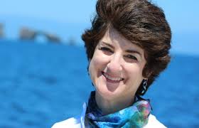 Leslie Mcleod's Instagram, Twitter & Facebook