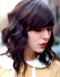 Carre plongeant sur cheveux boucles coiffure carre plongeant sur cheveux boucles. Idee De Coupe De Cheveux Le Carre Plongeant Sous Toutes Ses Formes