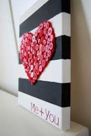 Schone Bastelidee Fur Valentinstag Eine Leinwand Bemalen Und Dann Ein Herz Valentinstag Geschenke Selber Machen Bastelideen Valentinstag Bastelideen