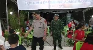 Acara diakhiri dengan pemberian piagam dari dandim 1602/ende kepada anggota yang melaksanakan pindah satuan sebagai wujud penghargaan dari satuan dan dilanjutkan dengan. Bersama Dandim 1627 Rote Ndao Kapolres Mengecek Pengamanan Gereja Tribrata News Polda Ntt