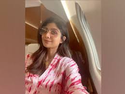 She is one of the most popular actresses of bollywood and is known for her roles in the movies dhadkan (2000). Shilpa Shetty Kundra Shares Stunning Picture As She S All Set For 2021 Zee5 News