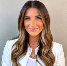 Jessica Schoen's Instagram, Twitter & Facebook