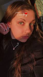 Hi Everyone, I really want some more Christian friends. I'm trying to step  out of my comfort zone and hang with women who are like minded and love GOD  & that lives