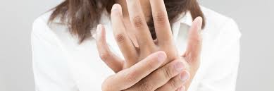Il dolore sul lato esterno del polso e al pollice può essere causato da diversi motivi: Dolore Alle Mani Che Cosa Fare
