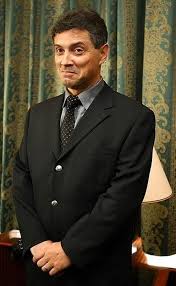 Orbánék lovagkereszttel tüntették ki a hírtv riporterét. Itthon Foldi Laszlo Mar Szimbolikus Radikalizmusrol Beszelt A Kozteveben Hvg Hu