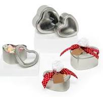 4 OZ METAL HEART SHAPE WINDOW TIN CAN