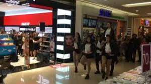 Você encontra na loja online da sephora produtos de beleza, cosméticos e perfumaria. Sephora One Utama Launch Youtube
