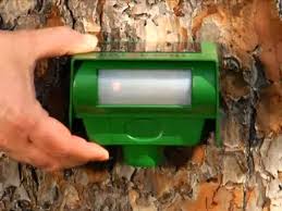 The organization was founded in 1907 and headquartered in wheeling, illinois. Bell And Howell Solar Animal Repeller With Strobe Light Youtube