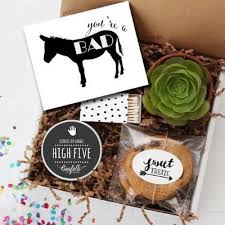Find the best gifts for colleagues at india's coolest gifting website. The Best Colleague Farewell Gifts That Leave A Memorable Impression
