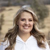 Lauren Erickson's Instagram, Twitter & Facebook