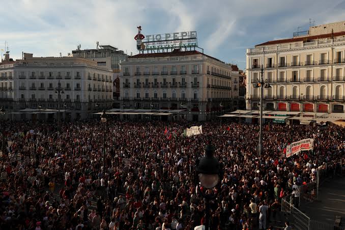 Acampada en la Puerta del Sol (Madrid), en directo: última hora de las  manifestaciones contra los desahucios - AS.com