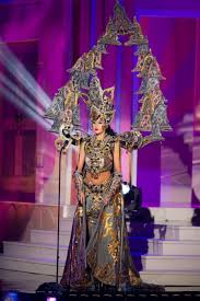 These traditional costumes represent indonesia and. Miss Indonesia Elvira Wins Best National Costume Award At Miss Universe Pageant With Borobudur Inspired Outfit Coconuts Jakarta