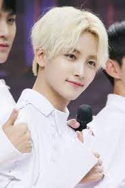 In the end jeonghan took advertising as his major. ì íì´ì ìë²½í ë¼ On Twitter Jeonghan Seventeen Seventeen Kpop Seventeen