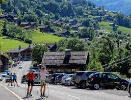 Een stukje verder op gelegen is le grand bornand chinaillon (1300 meter), waarvan de oudste delen uit de zeventiende eeuw stammen. Le Grand Bornand Haute Savoie