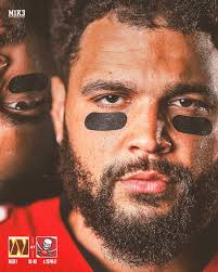 🏈MEFF x Capture Had the opportunity to make some pretty cool graphics  lately! 😎 🎨Monday Night Football came to Tampa, as well as Mike getting  his 100th Career Rec TD!