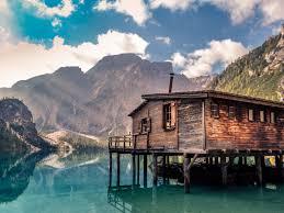 Ein geräumiges bootshaus / ferienhaus mit boot. Haus Am See Foto Bild Landschaft Steg Natur Bilder Auf Fotocommunity