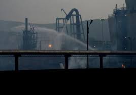 A fire incident occurred in one of the crude processing units of hpcl's visakh refinery at 3 pm on 25. Four Dead 39 Injured In Hpcl Refinery Fire In Vizag India News India Tv