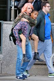 Cara delevingne and jaden smith were spotted on a valentine's day date this weekend! Cara Delevingne Ph Auf Twitter Cara Delevingne With Jaden Smith On The Set Of Life In A Year April 19 2017 6