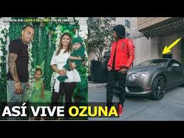 El exitoso reggaetonero puertorriqueño ozuna presentó este jueves su nuevo disco, titulado aura este disco se lo dedico a mis hijos, por todos los sacrificios que hace la familia para continuar hacia. Asi Es La Vida De Ozuna Donde Vive Increible Como Es El Con Su Familia Youtube Youtube Dos Hijas Familia