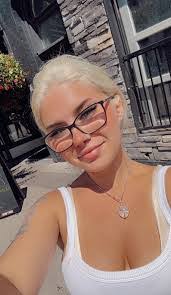 Tabatha Butts's Instagram, Twitter & Facebook