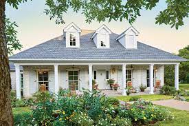 The enhancements of this popular southern. How To Pick The Right Exterior Paint Colors Southern Living