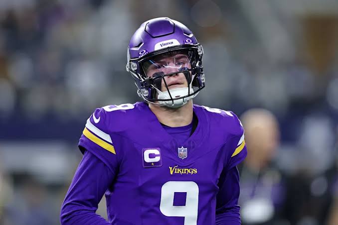 Vikings' J.J. McCarthy Hit With Troubling News Amid QB Battle - Yahoo Sports