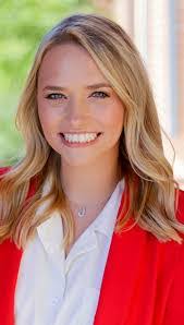 Kimberly Hiles's Instagram, Twitter & Facebook