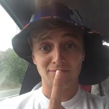 Jack Hendry (@jackhendryy)