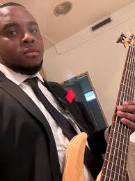 Having 2, R5 Stringless is the best. 😍😍😍