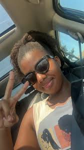 elise..ware (@elise..ware)