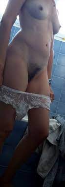 Magasinez les derniers styles chics de 2020 femme nue culotte collections chez zaful france avec des prix jusqu'à €8.16, comprenant femme nue sans culotte,nue culotte et plus. Missexhib73 Montre Ses Seins Et Baisse Sa Culotte Photo Femme Nue A La Maison Elleselache