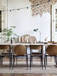 Elles illustrent bien cet esprit que j'affectionne de composer sa décoration avec des éléments d'inspirations et de style variés. Visite Au Chateau De Dirac Salle A Manger Inspiration Salle A Manger Et Chaises Depareillees