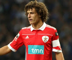 Lors du mercato hivernal, david luiz est acheté par chelsea pour 25 millions d'euros. David Luiz Revela Que Escondeu Lesao Para Assinar Pelo Benfica Maisfutebol