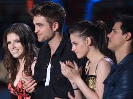 Watch latest anna kendrick movies and series. Anna Kendrick Joked That She Wanted To Murder The Twilight Cast While Filming Teen Vogue