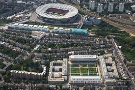 Outside the ground is an impressive photo mural, the spirit of highbury, recognising many iconic players and managers to have graced the club's former home. Highbury Stadium Square Google Search Flat Picture City Photo Pictures