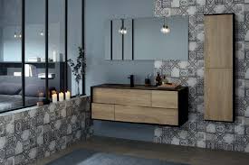 Une Suite Parentale Tendance Avec Une Salle De Bain Design Ambiance Atelier Le Meuble Avec Vasque Integree Meuble Salle De Bain Sanijura Salle De Bain Design