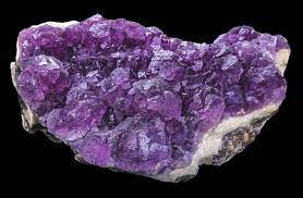 普琳丝|世界上多国产萤石，仅我国湖南产紫色萤石，聚宝盆形态梦幻且稀有！_晶体