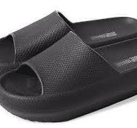 32 Degrees Women's Ultra-soft EVA Cushion Indoor and Outdoor Unisex Slide  Sandals, Size Small (6-7), Black