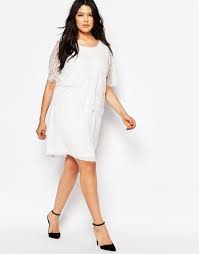 Robe de mariée année 80 + jupon. Robe De Mariee Courte Et Petit Budget A Decouvrir Sur Le Blog Mariage La Mariee Aux Pieds Nus La Mariee Aux Pieds Nus