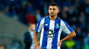 Tecatito debutó en el 2010 con los rayados, equipo al que le tiene un aprecio muy especial y por ello no dudaría en volver a vestir sus colores en el futuro. Tecatito Corona Lanza Guino A Rayados De Monterrey Futbol Total