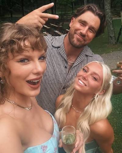 Taylor Swift và Travis Kelce trông rạng rỡ tại đám cưới của anh họ Kelce  vào ngày 6 tháng 6 tại Knoxville, Tennessee ❤️ 📷: ashton_corum