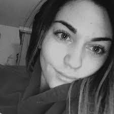 Heather Tapp's Instagram, Twitter & Facebook