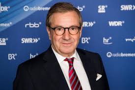 Jan hofer enthüllt geheime zahlen. Schwache Anfall In Der Tagesschau Jetzt Spricht Jan Hofer