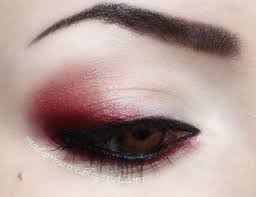 Black And Red Ombre Eyeshadow White Rabbit Eye Understated Red White Ombre With Faint Black Liner Almost Albino In Nature Beautiful Eye Makeup Makeup Red Eyeshadow