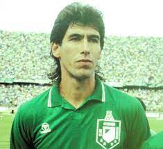 Pablo escobar was a colombian drug lord whose ruthless ambition, until his death, implicated his wife, daughter and son in the notorious medellin cartel. 5 Historische Atletico Nacional Spieler Die In Der 80 Und 90