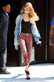 Jelena noura hadid, commonly known as gigi (born april 23, 1995), is an american fashion model and tv personality. Gigi Hadid Tragt Mari Spotted Choo World Jimmy Choo