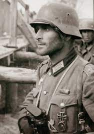 WWII Photo German Soldier in Action Wehrmacht WW2 B&W World War Two / 2385  | eBay