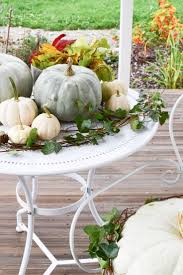 Dekoideen Mit Kurbis Fur Den Herbst Kurbisse Naturlich Dekorieren Tischdeko Tisch Dekorieren Herbstde Naturlich Dekorieren Tisch Dekorieren Herbstliche Deko